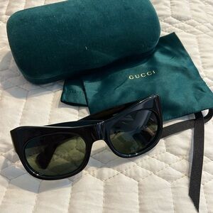 Gucci Black Sunglasses with Green Pouch